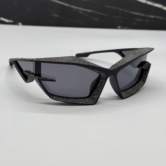 NEW GV40082I 02A GIVENCHY MATTE BLACK WITH STONES WOMEN GIVENCHY SUNGLASSES - Picture 4 of 12